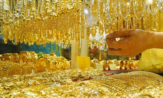 Năm 2024: Giá vàng tiếp tục tăng, kích thích người dân đổ tiền mua gom