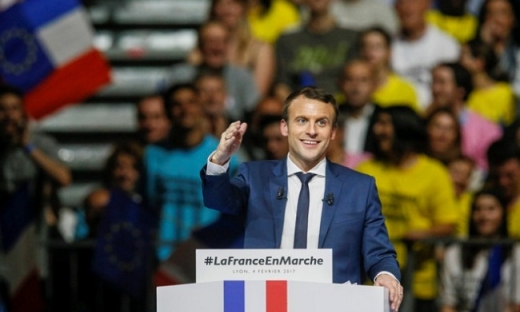 Pháp có tổng thống mới gốc ngân hàng, trẻ nhất lịch sử