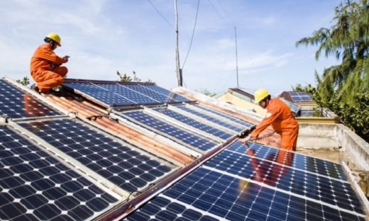 Bộ Công Thương lập 3 đoàn kiểm tra các dự án điện mặt trời áp mái