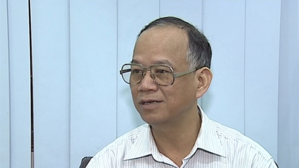 TS Nguyễn Minh Phong: 'Xem xét tình hình tổng thể để khơi dòng kiều hối'