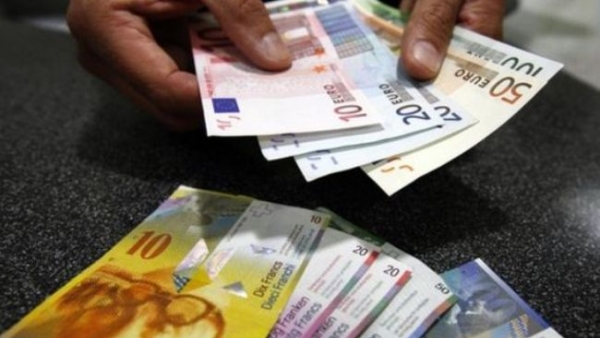 Franc Thụy Sỹ vượt USD, trở thành 'đồng tiền được nhà đầu tư thèm khát nhất'