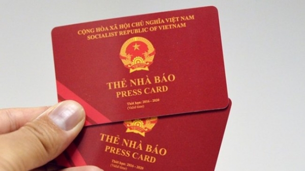 Cục Hàng không khẳng định thẻ Đảng, thẻ Nhà báo vẫn được dùng làm thủ tục lên máy bay