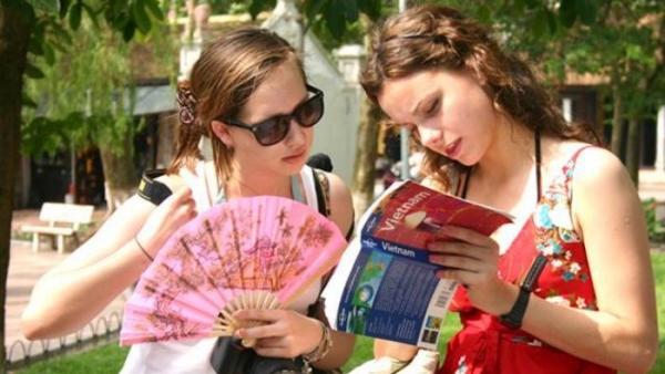 Việt Nam sẽ đón vị khách quốc tế thứ 15 triệu, doanh thu ngành đạt 620 ngàn tỷ
