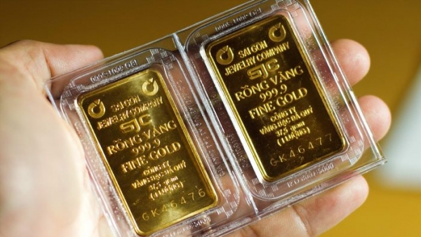 Giá vàng thế giới tăng hơn 1 triệu đồng, trong nước nhích nhẹ 200.000 đồng/lượng