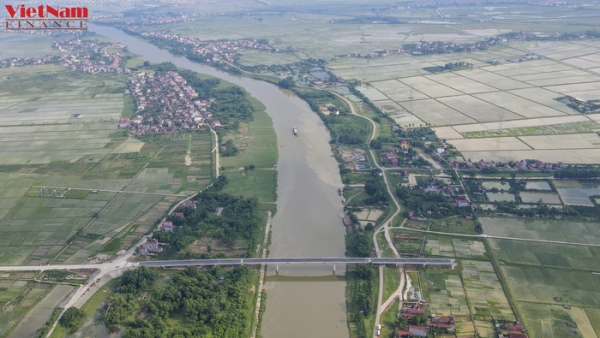 Cận cảnh cây cầu cụt trăm tỷ nối Bắc Giang - Hà Nội đang 'bỏ hoang'