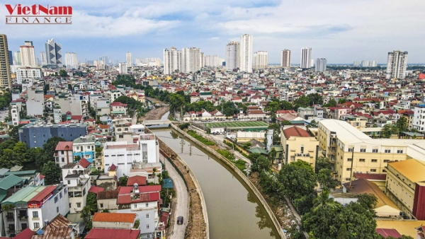 Dự án chống ngập nghìn tỷ ở Hà Nội chậm tiến độ, đất chất đống giữa lòng sông