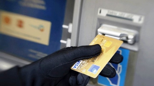 Cảnh báo tội phạm sử dụng công nghệ cao chiếm đoạt tiền trong thẻ ATM
