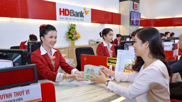 Mừng 20/10, HDBank tặng khách hàng hàng nghìn phần quà và tiền vào tài khoản