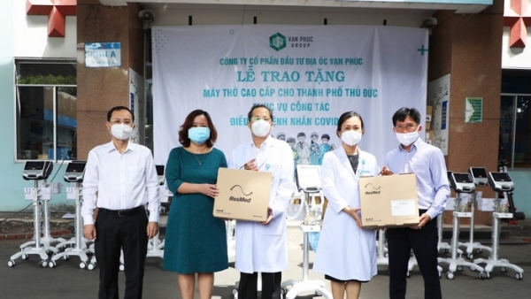 Van Phuc Group ủng hộ 10.000 phần quà cho các hoàn cảnh khó khăn do dịch bệnh Covid-19