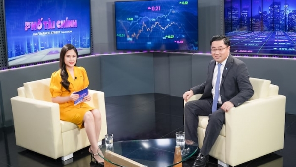 'Chứng khoán Việt có định giá hấp dẫn, dòng tiền đang chờ cơ hội đầu tư'