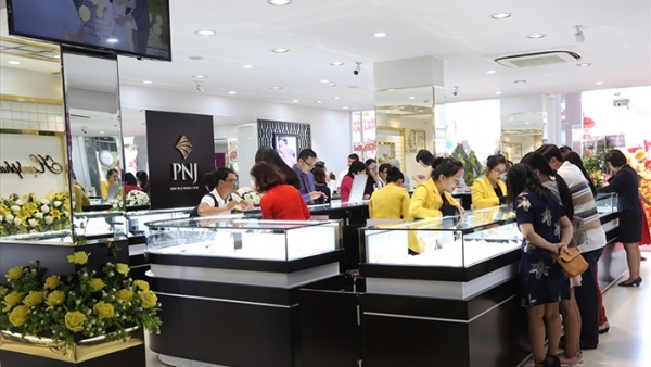 Doanh thu PNJ tăng mạnh nhờ mở rộng chuỗi cửa hàng