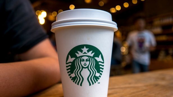 Starbucks chính thức kết hợp với Alibaba, mở rộng hiện diện giữa đối đầu thương mại gia tăng