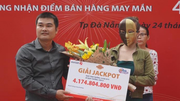 Kết quả Vietlott: Mua vé bán dạo, một phụ nữ tại Đà Nẵng trúng Jackpot hơn 4 tỷ đồng