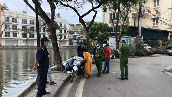 Hà Nội xử phạt đối với những người không đeo khẩu trang nơi công cộng