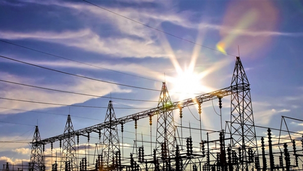 Nhà nước độc quyền lưới truyền tải và tính cơ chế gọi 134 tỷ USD đầu tư điện