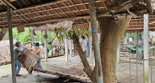 Cưỡng chế loạt nhà hàng, quán nhậu xây dựng trái phép tại bán đảo Sơn Trà
