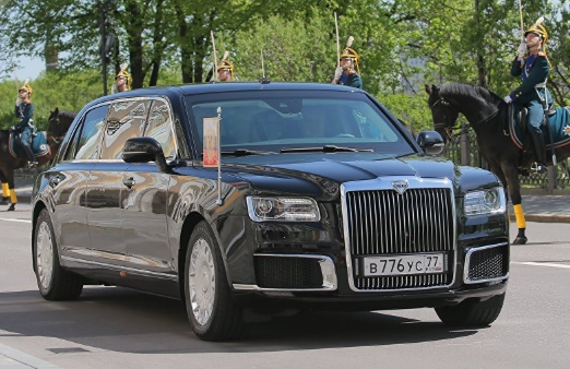 Cận cảnh siêu xe chống đạn mới của Tổng thống Nga Putin