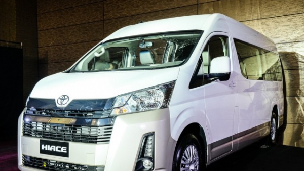 Toyota Hiace thế hệ mới chính thức ra mắt, giá cao nhất gần 1 tỷ đồng