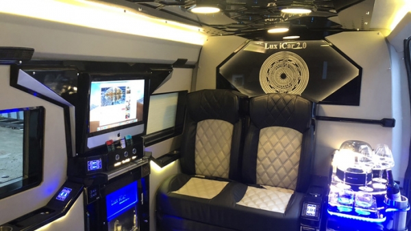 Khám phá Lux iCar, xe limousine mang 'hàng tá' công nghệ do Việt Nam sản xuất