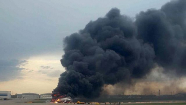 Máy bay Nga bốc cháy dữ dội khi hạ cánh, 41 người thiệt mạng