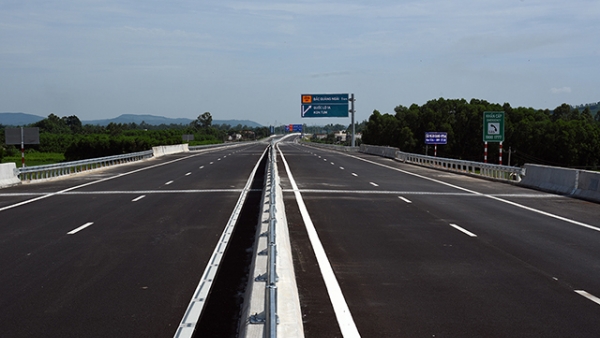Bộ Giao thông vận tải ra điều kiện để VEC thu phí trở lại 66km cao tốc Đà Nẵng – Quảng Ngãi