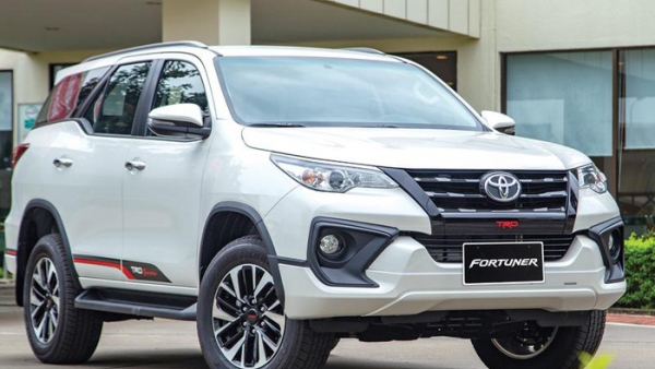 Bảng giá xe Toyota tháng 8/2020: Toyota Fortuner ưu đãi 125 triệu đồng