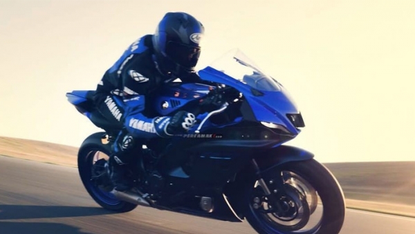 Yamaha R7 sắp ra mắt, ‘đấu’ Kawasaki Ninja ZX-6R