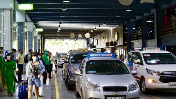 Các hãng taxi cam kết 'cứu nguy' sân bay Tân Sơn Nhất