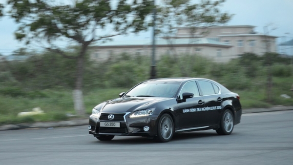 Xe sang Lexus GS, RC dính án triệu hồi tại Việt Nam do lỗi gì?