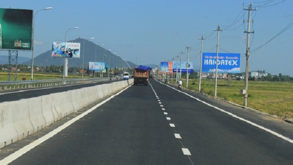 Dự án mở rộng Quốc lộ 1 qua Ninh Thuận gây nứt gần 800 nhà dân, cử tri kiến nghị sớm giải quyết