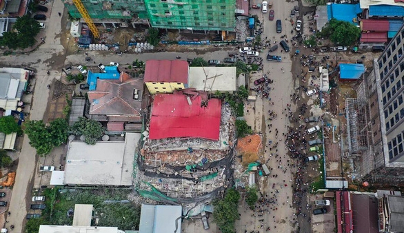 Sập công trình Trung Quốc thi công ở Campuchia, 30 người bị chôn vùi