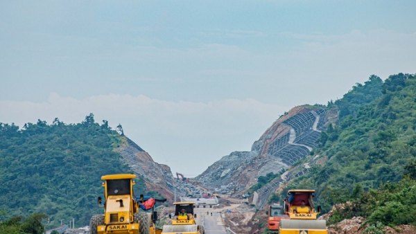 Cận cảnh công trường cao tốc 9.000 tỷ đi qua: Khánh Hòa - Ninh Thuận - Bình Thuận