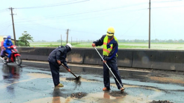 Cử tri Đà Nẵng: Bộ GTVT lý giải việc hư hỏng Quốc lộ 1A thiếu thuyết phục