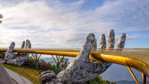 The Guardian: Cầu Vàng của Việt Nam là một trong những cây cầu nổi bật nhất thế giới