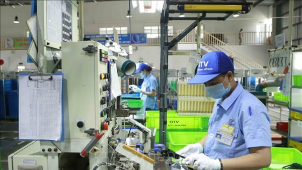 CIEM: Tăng trưởng kinh tế của Việt Nam năm 2022 có thể đạt 6,9%