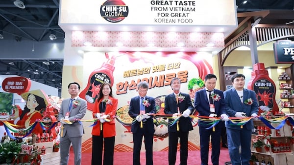 Chin-su gây ấn tượng với bộ sưu tập gia vị và phở tại Seoul Food 2023