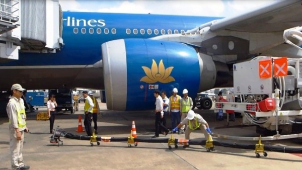 Vietnam Airlines ‘giảm tốc’ về số khách, quan ngại về giá nhiên liệu