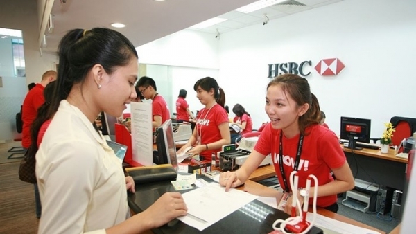 HSBC Việt Nam báo lãi 2.231 tỷ năm 2017, thu nhập nhân viên gần 51 triệu đồng/tháng