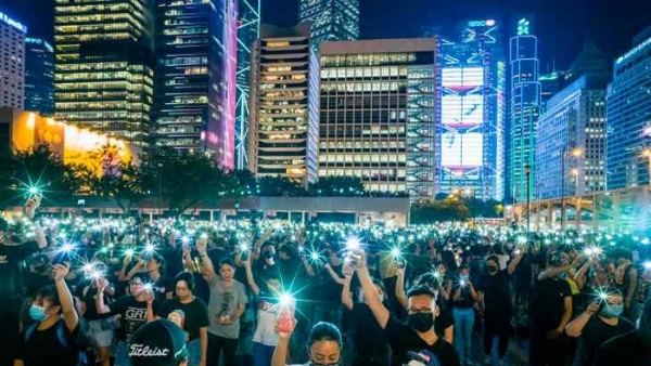 Ông Donald Trump chính thức ký dự luật ‘Dân chủ và Nhân quyền Hong Kong’