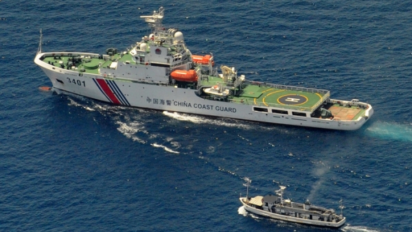Mỹ, EU lên án tàu Trung Quốc phun vòi rồng ở bãi Cỏ Mây