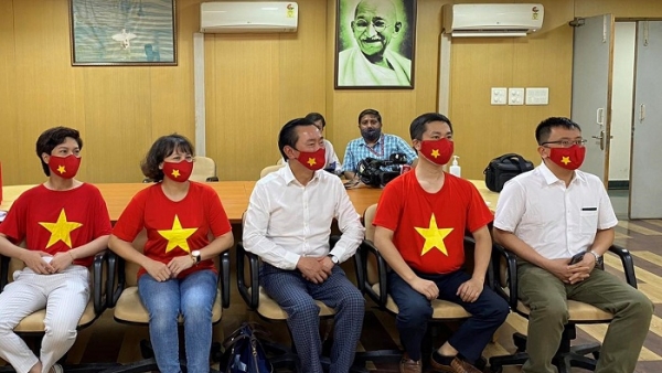 'Việt Nam theo sát tình hình, sẵn sàng hỗ trợ công dân tại Ấn Độ khi cần thiết'