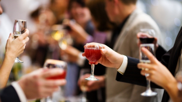 ‘Ông lớn’ ngân hàng yêu cầu nhân viên hạn chế uống rượu
