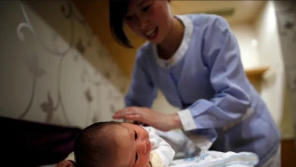 'Mùa đông sản khoa' ở Trung Quốc: Nhiều bệnh viện đóng cửa khu đỡ đẻ