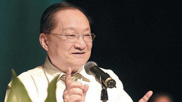 Huyền thoại văn học kiếm hiệp Kim Dung qua đời ở tuổi 94