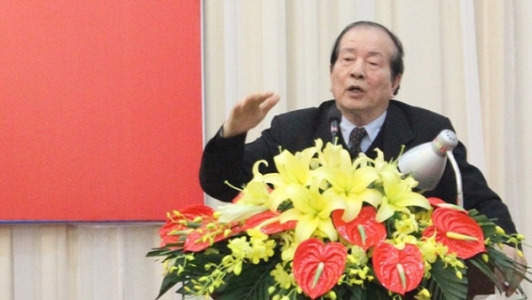 Nhà thơ Hữu Thỉnh kêu khổ, xin Thủ tướng ‘hỗ trợ sáng tạo cho văn nghệ sĩ giai đoạn 2021 – 2025’