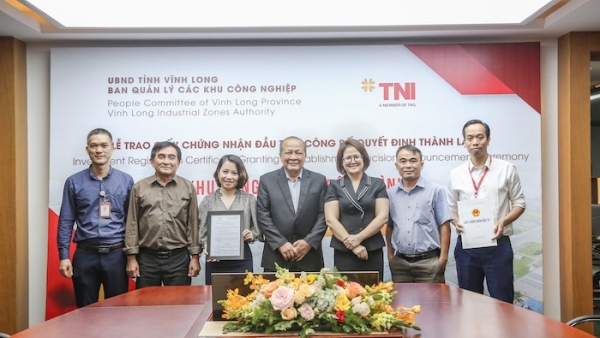 TNI Vĩnh Long nhận giấy chứng nhận đầu tư cho dự án khu công nghiệp Đông Bình