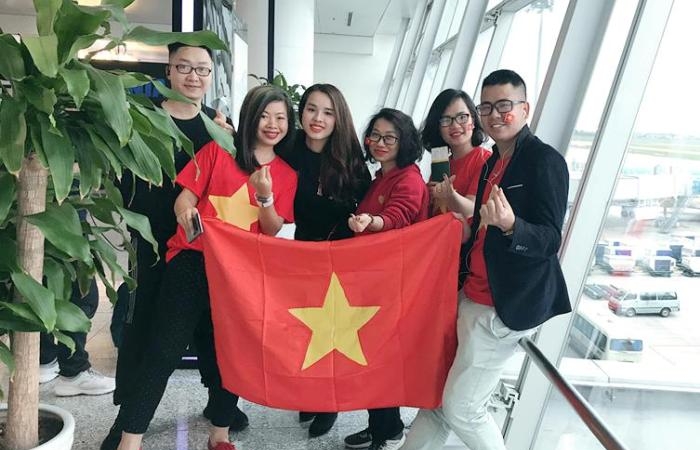 Đoàn cổ động viên Wake-up 247 bắt đầu sang UAE cổ vũ tuyển Việt Nam