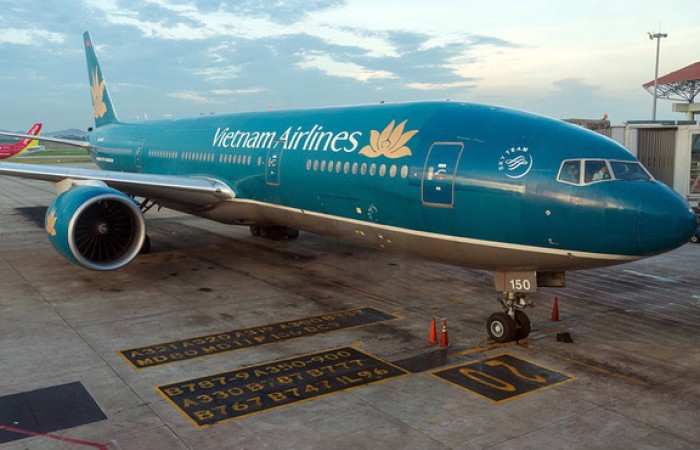 Máy bay Vietnam Airlines suýt va phải vật lạ tại sân bay Nội Bài