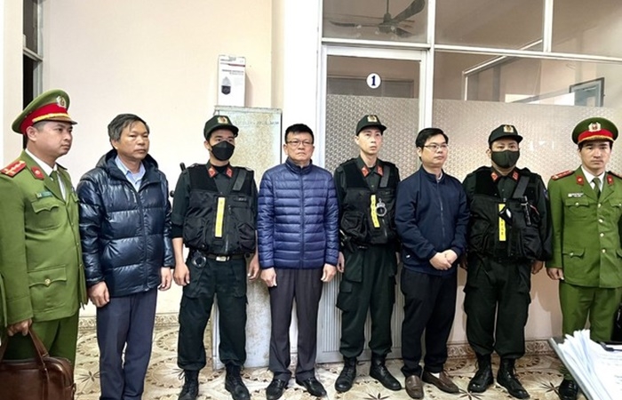 Bắt giam Giám đốc Trung tâm đăng kiểm ở Thanh Hóa, Huế
