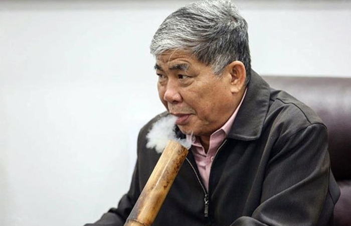 Đại gia 'điếu cày' Lê Thanh Thản ra hầu tòa, ông Lê Thái Sâm rời FLC